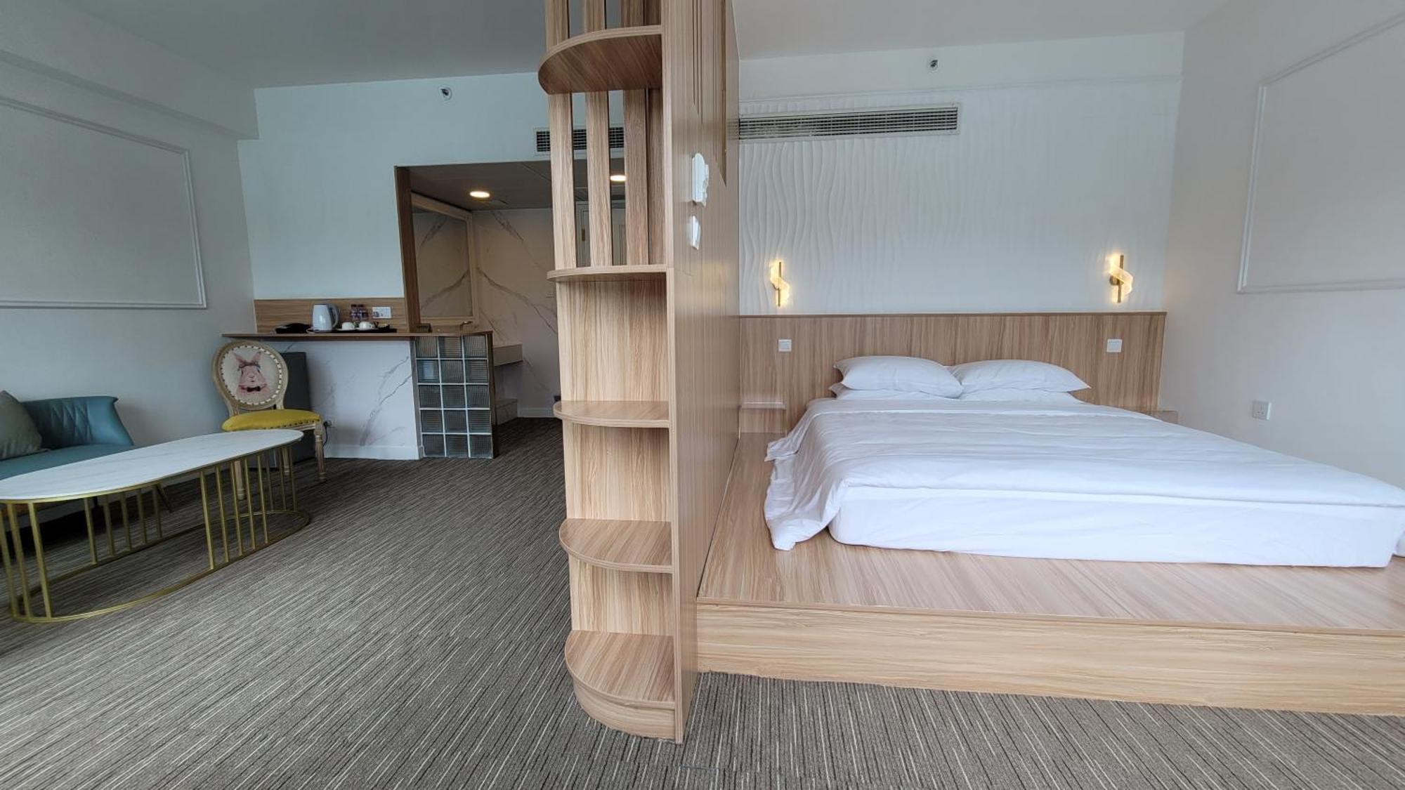 Grand Bay View Hotel Hongkong Buitenkant foto